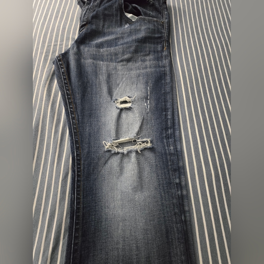 Driftwood Distressed Blue Jeans - Picture 3 of 9